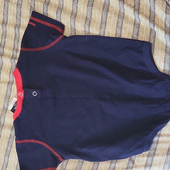 Reebok NFL Patriots onesie - Picture 2 of 4